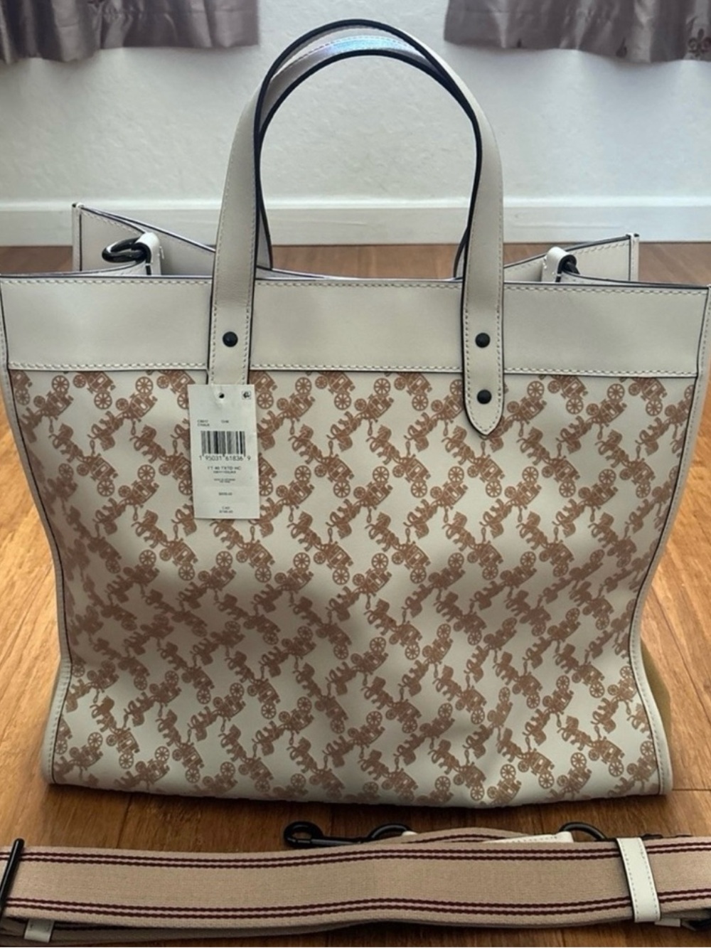 Coach Field Tote Bag 40 With Horse And Carriage Print - Picture 3 of 8